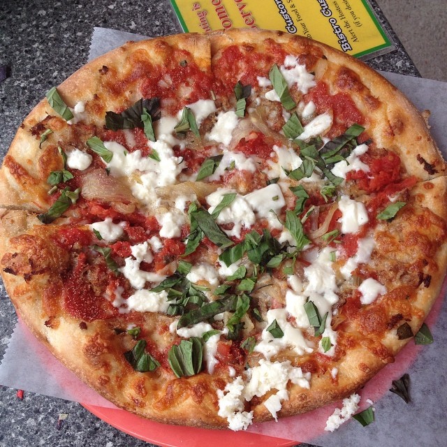 #italianstallion #couchtomato #pizza I love lunch dates with @manayunkmom !