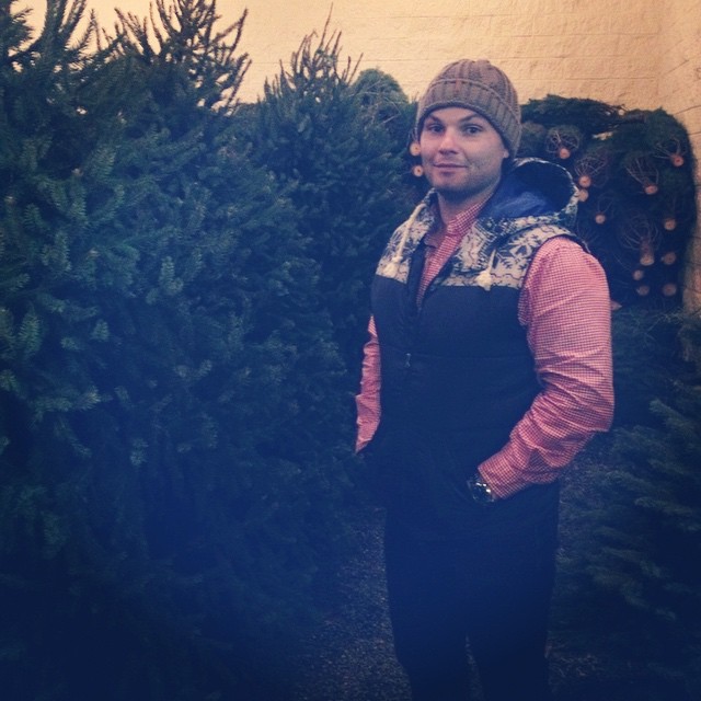 Tree shopping with @jdotbrat #lumberjack #christmastree